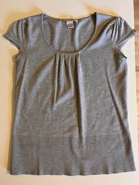 EVIE Gray Scoop Neck Short Sleeve Top